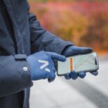 gants de sport bleus