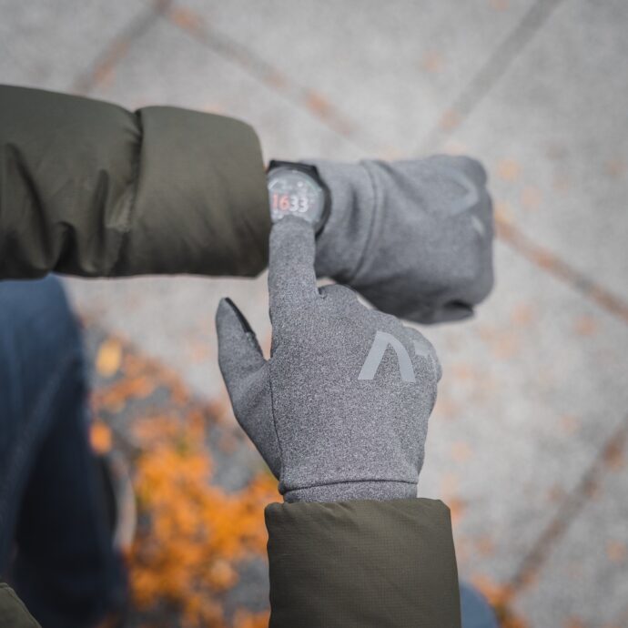 gants de sport gris